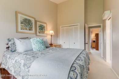 Golf Course condo - This charming condo offers everything you've on Brookshire Inn and Golf Club in Michigan - for sale on GolfHomes.com, golf home, golf lot