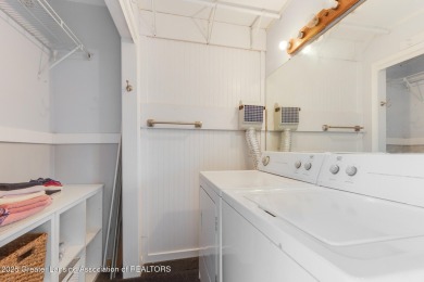 Golf Course condo - This charming condo offers everything you've on Brookshire Inn and Golf Club in Michigan - for sale on GolfHomes.com, golf home, golf lot