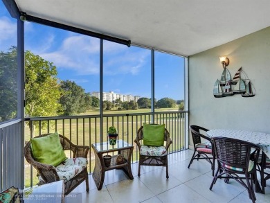 This lovely 1-bedroom, 1.5-bathroom property presents a charming on Palm-Aire Country Club and Resort - The Oaks in Florida - for sale on GolfHomes.com, golf home, golf lot