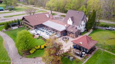 Golf Course condo - This charming condo offers everything you've on Brookshire Inn and Golf Club in Michigan - for sale on GolfHomes.com, golf home, golf lot