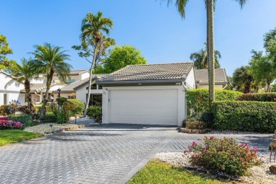 Beautifully remodeled custom villa, situated on a desirable on Hunters Run Golf and Country Club in Florida - for sale on GolfHomes.com, golf home, golf lot