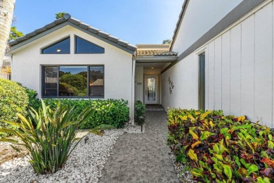 Beautifully remodeled custom villa, situated on a desirable on Hunters Run Golf and Country Club in Florida - for sale on GolfHomes.com, golf home, golf lot