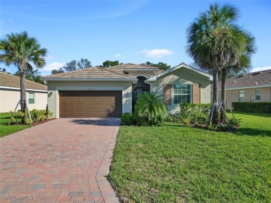 THE LOWEST PRICED 4/3 IN THE COUNTRY CLUB! You simply must see on River Hall Country Club in Florida - for sale on GolfHomes.com, golf home, golf lot