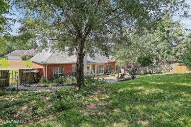 Wonderful home located in an area favorite neighborhood on Castlewoods Golf Club in Mississippi - for sale on GolfHomes.com, golf home, golf lot