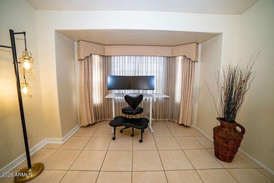 On Golf Course - Single-level 3-bed/2-bath home on a in on Kokopelli Golf Course in Arizona - for sale on GolfHomes.com, golf home, golf lot