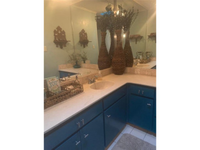 2 bedroom, 3 bath home in beautiful gated Pecan Plantation in on Pecan Plantation Country Club in Texas - for sale on GolfHomes.com, golf home, golf lot