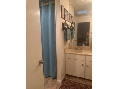 2 bedroom, 3 bath home in beautiful gated Pecan Plantation in on Pecan Plantation Country Club in Texas - for sale on GolfHomes.com, golf home, golf lot