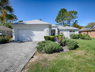 This Captiva 2-bedroom home offers a prime location with golf on Eagle Ridge At Spruce Creek Country Club in Florida - for sale on GolfHomes.com, golf home, golf lot