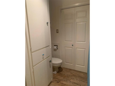 2 bedroom, 3 bath home in beautiful gated Pecan Plantation in on Pecan Plantation Country Club in Texas - for sale on GolfHomes.com, golf home, golf lot