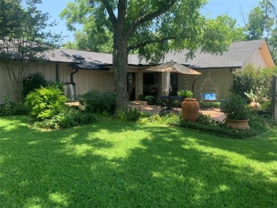 2 bedroom, 3 bath home in beautiful gated Pecan Plantation in on Pecan Plantation Country Club in Texas - for sale on GolfHomes.com, golf home, golf lot