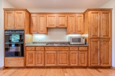 EXPERIENCE LUXURY LIVING ON THE GOLF COURSE in the highly on Rogue Valley Country Club in Oregon - for sale on GolfHomes.com, golf home, golf lot