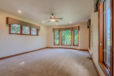 EXPERIENCE LUXURY LIVING ON THE GOLF COURSE in the highly on Rogue Valley Country Club in Oregon - for sale on GolfHomes.com, golf home, golf lot