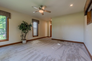 EXPERIENCE LUXURY LIVING ON THE GOLF COURSE in the highly on Rogue Valley Country Club in Oregon - for sale on GolfHomes.com, golf home, golf lot