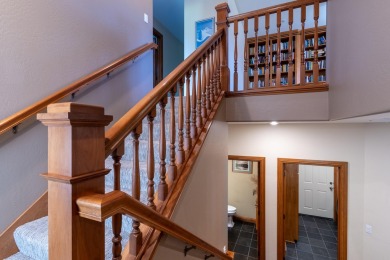 EXPERIENCE LUXURY LIVING ON THE GOLF COURSE in the highly on Rogue Valley Country Club in Oregon - for sale on GolfHomes.com, golf home, golf lot