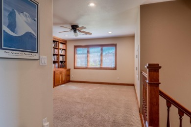 EXPERIENCE LUXURY LIVING ON THE GOLF COURSE in the highly on Rogue Valley Country Club in Oregon - for sale on GolfHomes.com, golf home, golf lot