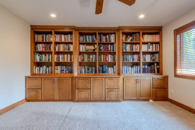 EXPERIENCE LUXURY LIVING ON THE GOLF COURSE in the highly on Rogue Valley Country Club in Oregon - for sale on GolfHomes.com, golf home, golf lot