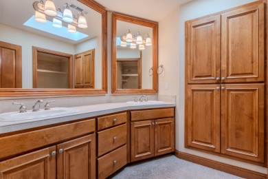 EXPERIENCE LUXURY LIVING ON THE GOLF COURSE in the highly on Rogue Valley Country Club in Oregon - for sale on GolfHomes.com, golf home, golf lot