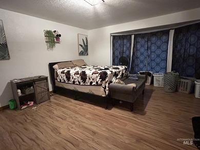 Gorgeous 4-bedroom, 3-bath home perfectly positioned on Lewiston on Lewiston Golf and Country Club in Idaho - for sale on GolfHomes.com, golf home, golf lot