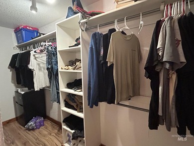 Gorgeous 4-bedroom, 3-bath home perfectly positioned on Lewiston on Lewiston Golf and Country Club in Idaho - for sale on GolfHomes.com, golf home, golf lot