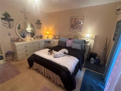 Welcome to this beautifully maintained 1 bed / 1 bath home on Flamingo Lakes Country Club in Florida - for sale on GolfHomes.com, golf home, golf lot