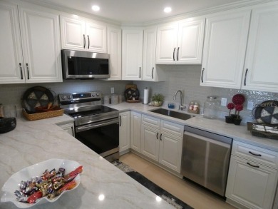 An amazing 2-bedroom, 2-bath Villa/Condo, with Large 1 Car on Highland Lakes Executive Golf Course in Florida - for sale on GolfHomes.com, golf home, golf lot