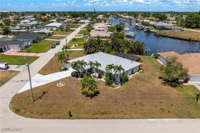 Your SWFL Pool Home Awaits! Discover the perfect Florida on El Rio Golf Course and Club in Florida - for sale on GolfHomes.com, golf home, golf lot