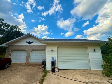 Discover the perfect blend of space, comfort, and privacy in on Oak Hills Country Club in Missouri - for sale on GolfHomes.com, golf home, golf lot