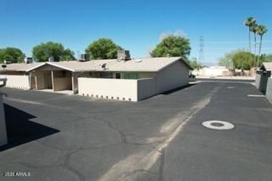Charming 2-Bedroom Patio Home in the Heart of Sun City!
Welcome on Sun City Lakes West and East in Arizona - for sale on GolfHomes.com, golf home, golf lot