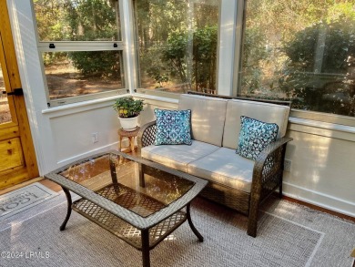 WELL MAINTAINED 3 BEDROOM, 2 BATH HOME IN ROYAL PINES.  COZY on Ladys Island Country Club in South Carolina - for sale on GolfHomes.com, golf home, golf lot