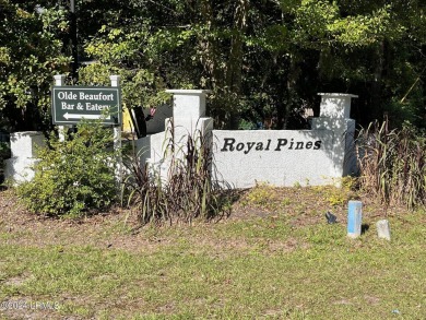 WELL MAINTAINED 3 BEDROOM, 2 BATH HOME IN ROYAL PINES.  COZY on Ladys Island Country Club in South Carolina - for sale on GolfHomes.com, golf home, golf lot