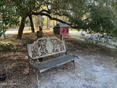 WELL MAINTAINED 3 BEDROOM, 2 BATH HOME IN ROYAL PINES.  COZY on Ladys Island Country Club in South Carolina - for sale on GolfHomes.com, golf home, golf lot