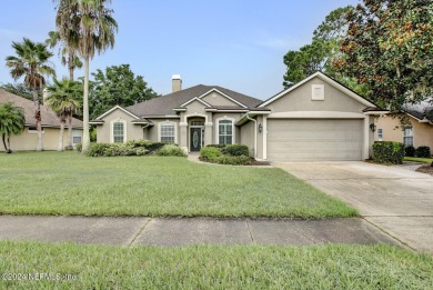 Pool home in Eagle Harbor. This stunning five-bedroom, four-bath on Eagle Harbor Golf Club in Florida - for sale on GolfHomes.com, golf home, golf lot