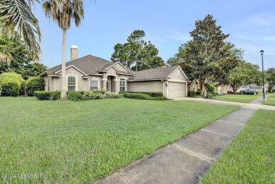 Pool home in Eagle Harbor. This stunning five-bedroom, four-bath on Eagle Harbor Golf Club in Florida - for sale on GolfHomes.com, golf home, golf lot