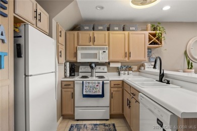Complete package with this stylish 3-bed, 2-bath loft condo at on Lake Valley Country Club in Missouri - for sale on GolfHomes.com, golf home, golf lot