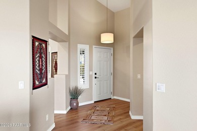 Beautifully Remodeled home in The Cottages at Prescott Lakes on Prescott Lakes Golf and Country Club in Arizona - for sale on GolfHomes.com, golf home, golf lot