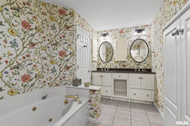Beautifully updated condo in Panther Creek Golf Course Community on Panther Creek Country Club in Illinois - for sale on GolfHomes.com, golf home, golf lot