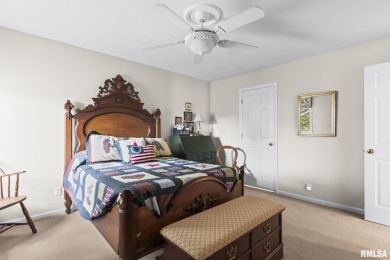 Beautifully updated condo in Panther Creek Golf Course Community on Panther Creek Country Club in Illinois - for sale on GolfHomes.com, golf home, golf lot