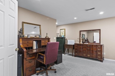 Beautifully updated condo in Panther Creek Golf Course Community on Panther Creek Country Club in Illinois - for sale on GolfHomes.com, golf home, golf lot