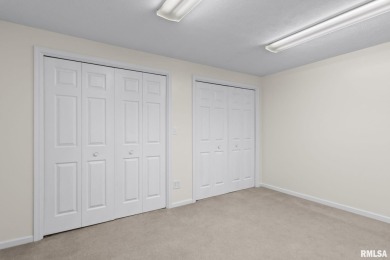 Beautifully updated condo in Panther Creek Golf Course Community on Panther Creek Country Club in Illinois - for sale on GolfHomes.com, golf home, golf lot