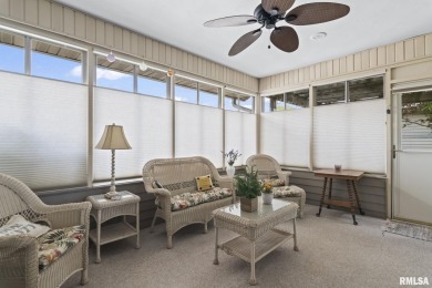 Beautifully updated condo in Panther Creek Golf Course Community on Panther Creek Country Club in Illinois - for sale on GolfHomes.com, golf home, golf lot