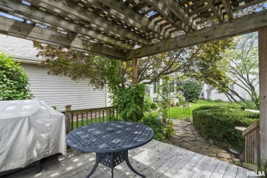 Beautifully updated condo in Panther Creek Golf Course Community on Panther Creek Country Club in Illinois - for sale on GolfHomes.com, golf home, golf lot
