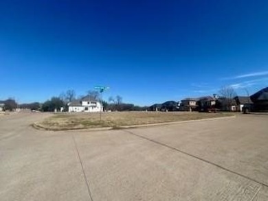 Great custom lot on quiet cul-de-sac street, by creek and golf on Southern Oaks Golf Club in Texas - for sale on GolfHomes.com, golf home, golf lot