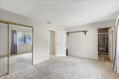 Cozy Condo Retreat! Welcome to this delightful 3BD / 2BA on Oak Tree Country Club in California - for sale on GolfHomes.com, golf home, golf lot