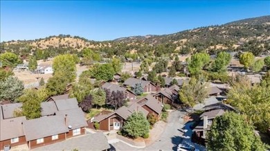 Cozy Condo Retreat! Welcome to this delightful 3BD / 2BA on Oak Tree Country Club in California - for sale on GolfHomes.com, golf home, golf lot