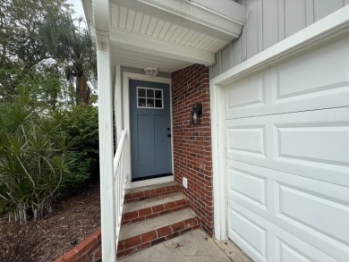 This beautiful 2-bedroom, 2-bathroom Palm Harbor home is being on Del Tura Golf and Country Club in Florida - for sale on GolfHomes.com, golf home, golf lot