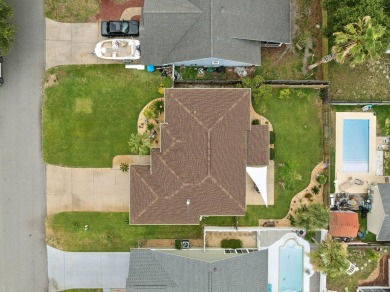 Nestled within Bid-A-Wee, a golf-cart friendly community of on Holiday Golf Club in Florida - for sale on GolfHomes.com, golf home, golf lot