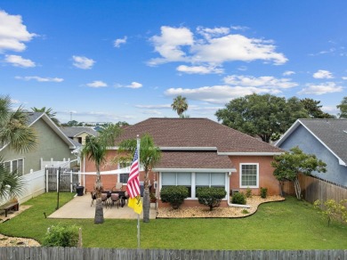 Nestled within Bid-A-Wee, a golf-cart friendly community of on Holiday Golf Club in Florida - for sale on GolfHomes.com, golf home, golf lot