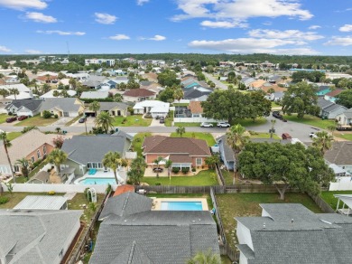 Nestled within Bid-A-Wee, a golf-cart friendly community of on Holiday Golf Club in Florida - for sale on GolfHomes.com, golf home, golf lot
