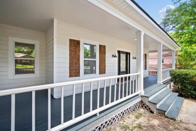 SELLERS WILL ENTERTAIN OFFERS BETWEEN $310,000 AND $330,000 on Lake Forest Yacht and Country Club in Alabama - for sale on GolfHomes.com, golf home, golf lot
