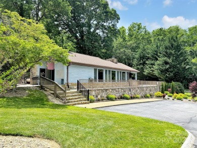Discover comfort & style in this spacious bottom-level condo on Waynesville Country Club Inn in North Carolina - for sale on GolfHomes.com, golf home, golf lot